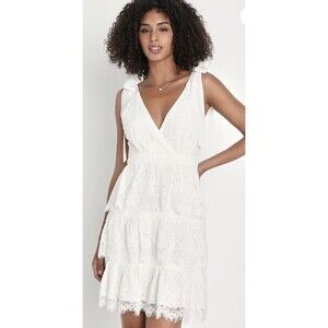 Lulus Women's White Lace Tiered Ruffle Dress Medium Ruffle Country Concert NWT